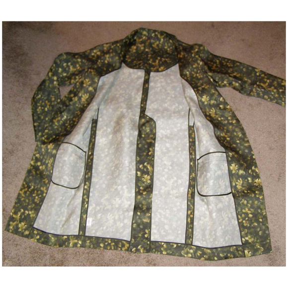 💚💛 New $2k VERA WANG Runway silk coat size 6 - Picture 6 of 8